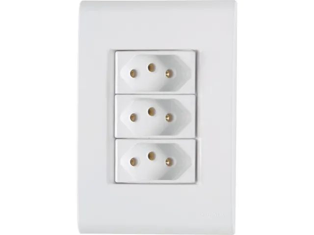 Conjunto 4x2 com três tomadas 2P+T 20 A Liz da marca Tramontina